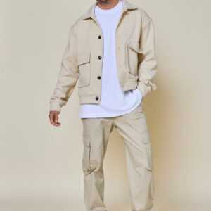 Effen getextureerd jasje met grote klepzakken