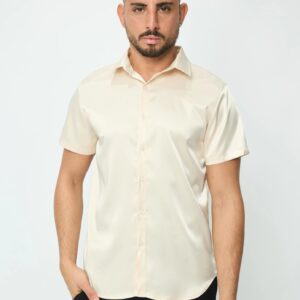 Klassiek, opvallend, effen satijnen overhemd met korte mouwen