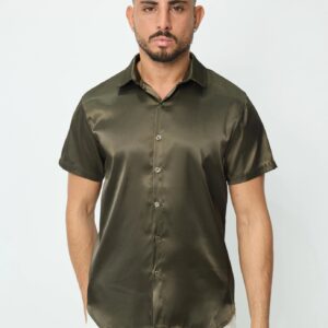 Klassiek, opvallend, effen satijnen overhemd met korte mouwen