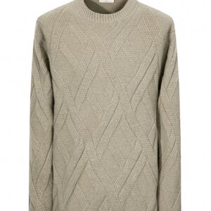 Dikke kabelgebreide trui