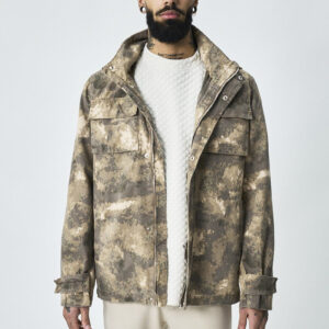 Camouflage windjack met capuchon