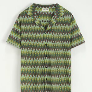 Chemise avec des rayures en zig zag