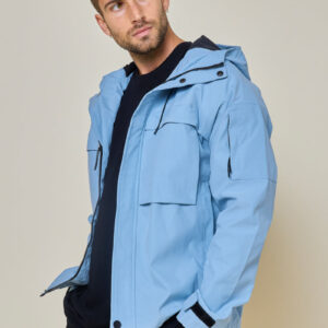 Kort jasje met verstelbare capuchon met trekkoord