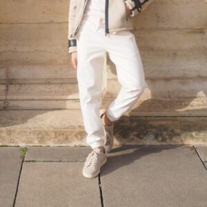 Effen en lichte urban joggingbroek